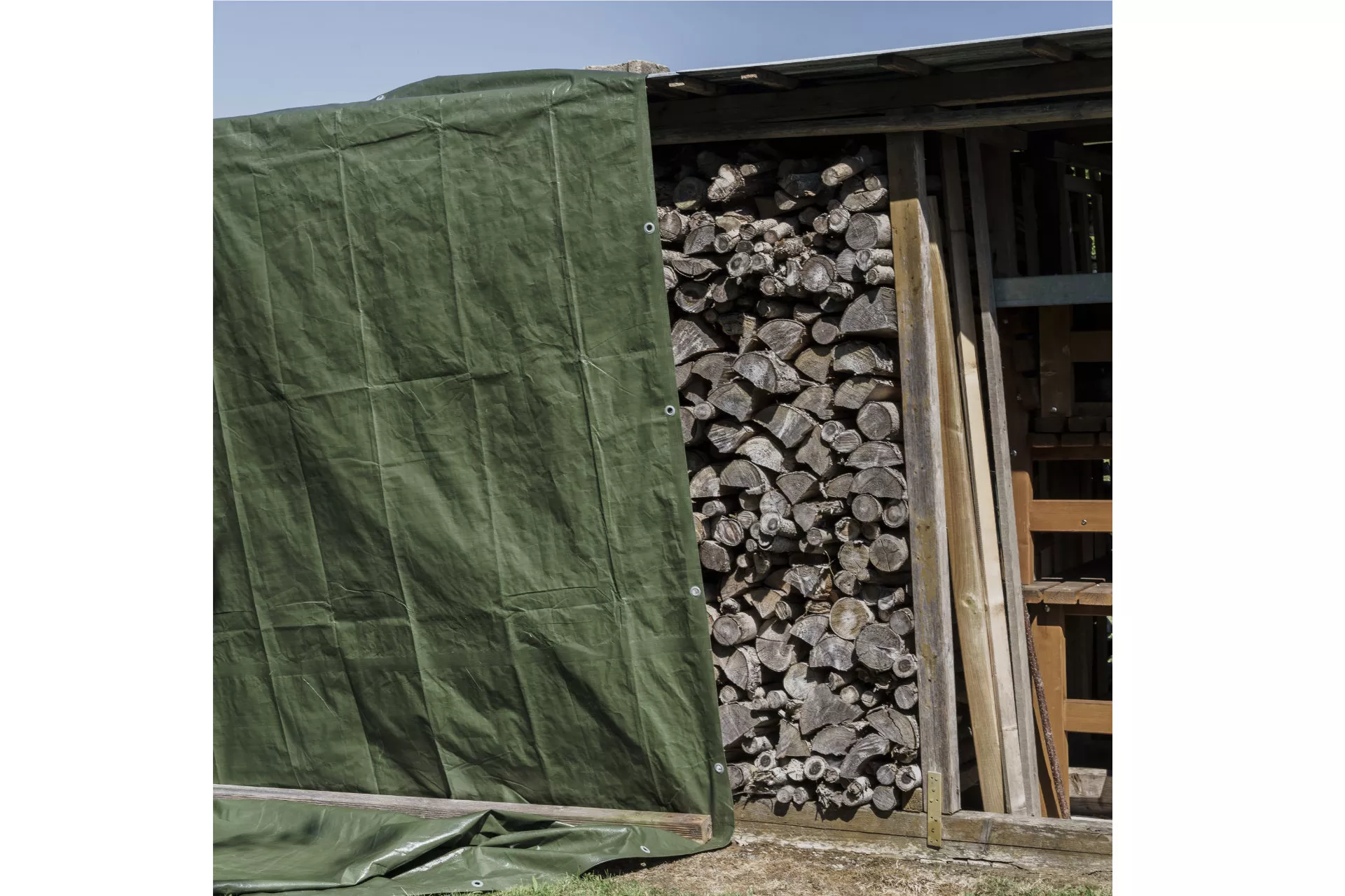 Holzabdeckplane mit Ösen 1,50 x 6 m, 210 g/m² Holzabdeckplane mit Ösen 1,50 x 6 m, 210 g/m²