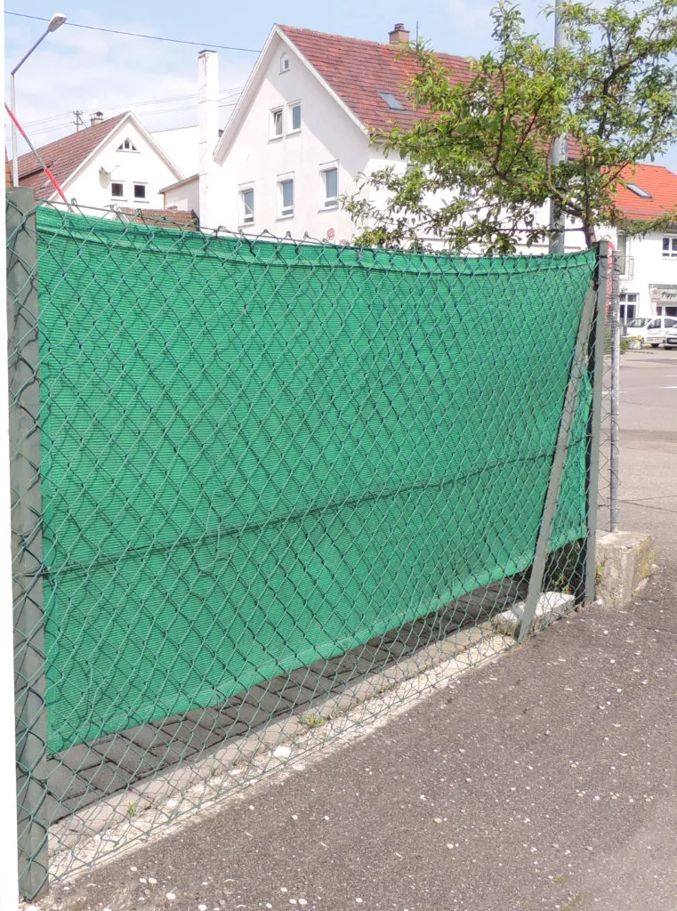 Schattiernetz 150 g/m², 72 % grün, 1,5 m breit Schattiernetz 150 g/m², 72 % grün, 1,5 m breit
