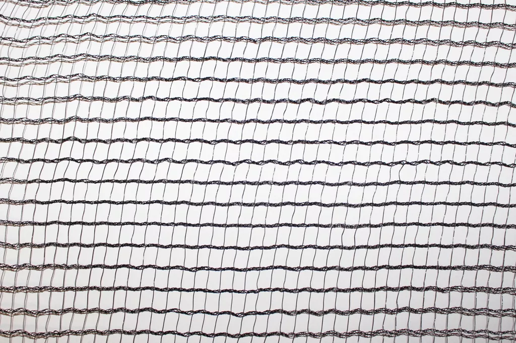 Taubennetz, Masche 8 x 5 mm, schwarz, 10 x 125 m Taubennetz, Masche 8 x 5 mm, schwarz, 10 x 125 m
